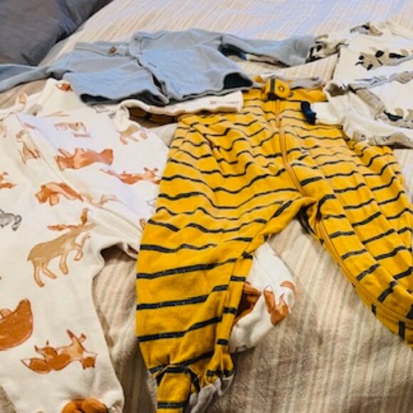 Super cute gender neutral baby bundle, almost all you need. - Picture 6 of 8